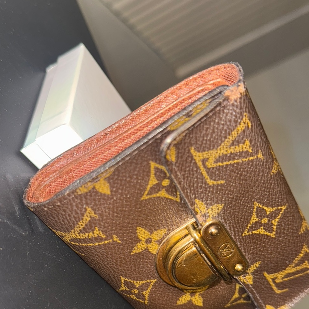 Louis Vuitton Monogram Wallet - Picture 3 of 7
